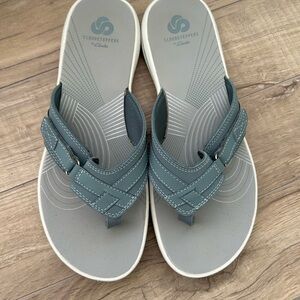 Cloudsteppers by Clarks Blue and Gray Sandals